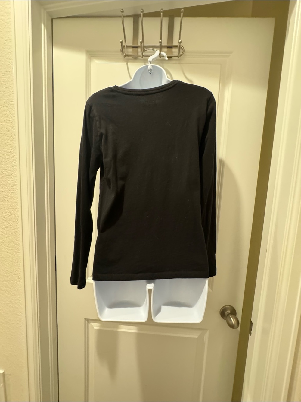 Time and Tru Black Long Sleeve Crewneck Tee